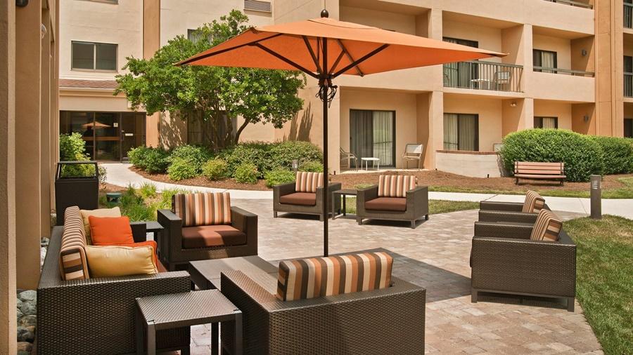 Courtyard Charlotte Southpark Hotel Exterior foto