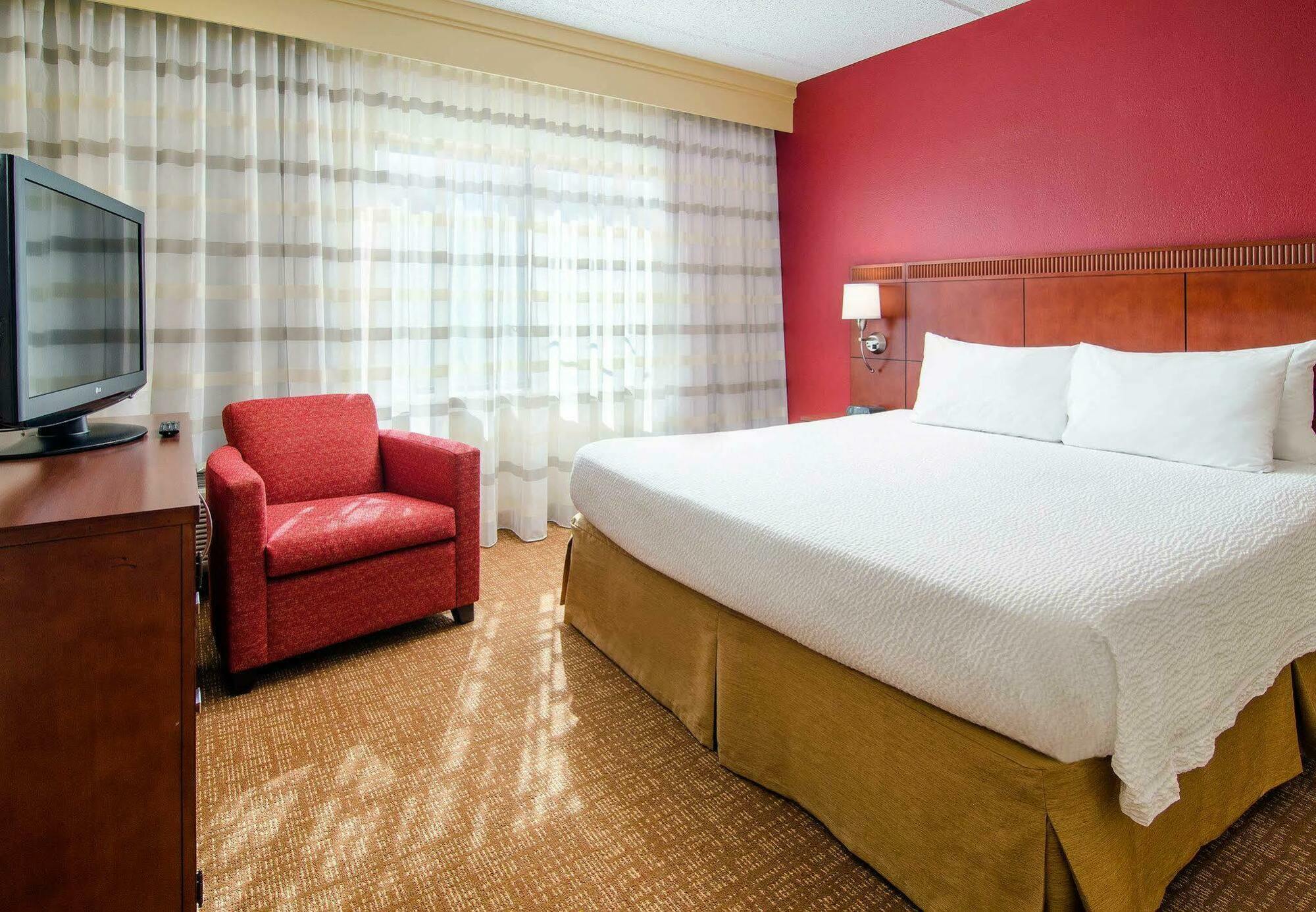 Courtyard Charlotte Southpark Hotel Exterior foto